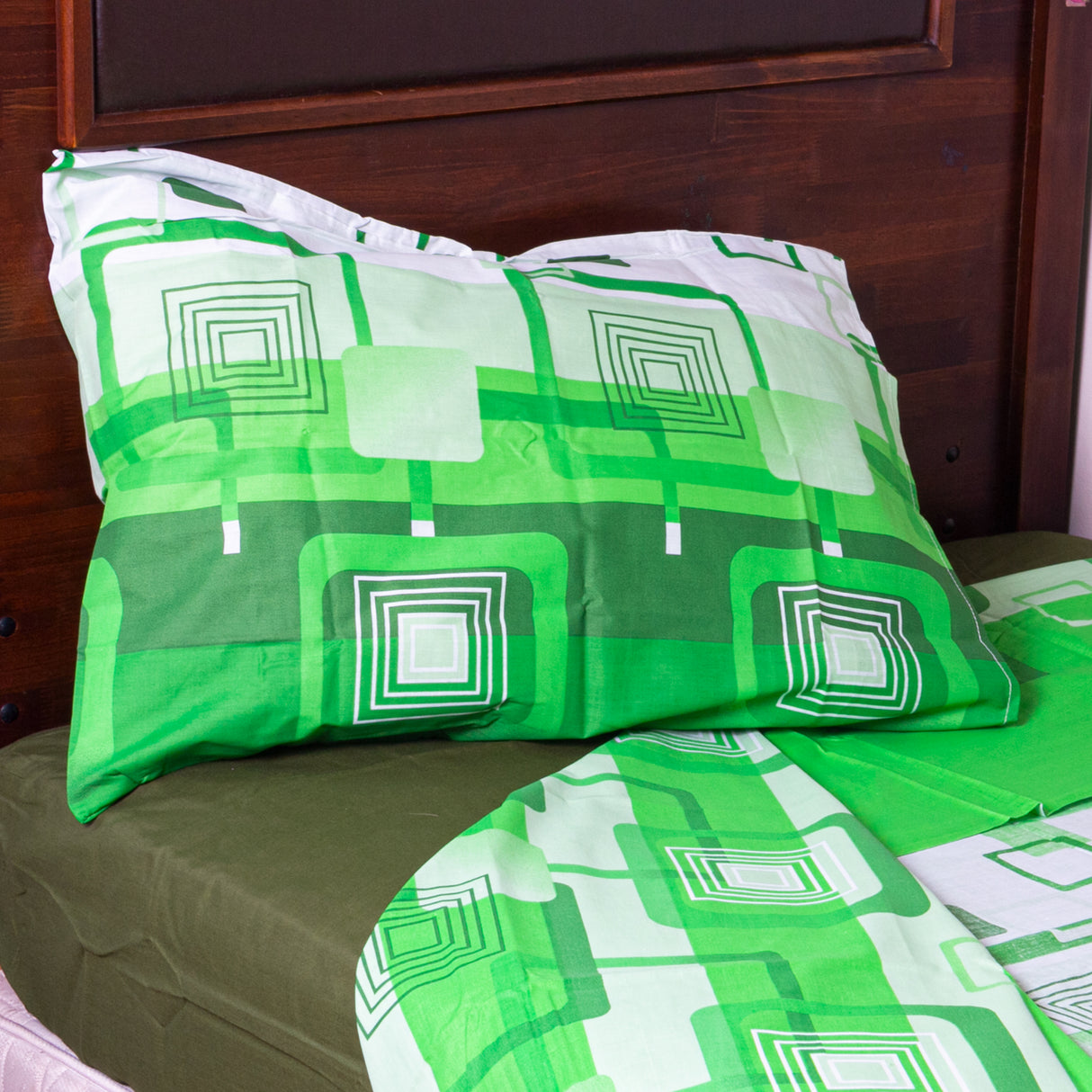 Juego de Sabanas Modelo Cuadros Plaza KING Verde