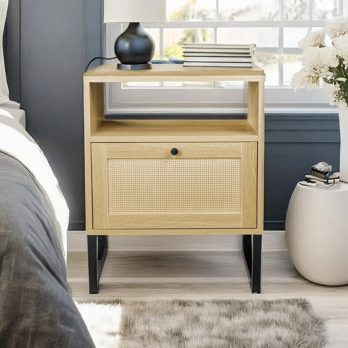 Velador Rattan Natural con Base Metálica